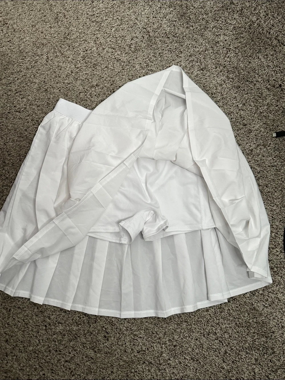 ALO Yoga White Pleated Skater Skirt size L